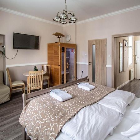 Champagne Studio With Sauna Prague Ngoại thất bức ảnh